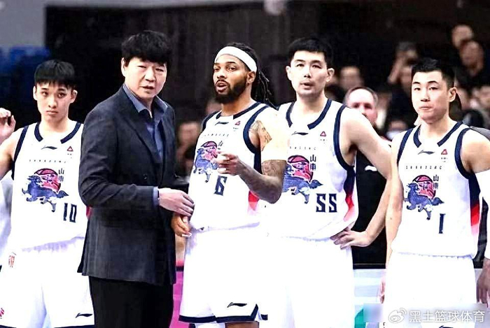 必威体育app下载-山东八强!四外援溜溜球,邱彪教练这回真悬了|山东队|山东男篮|球队|赛季|球员_新浪体育_新浪新闻